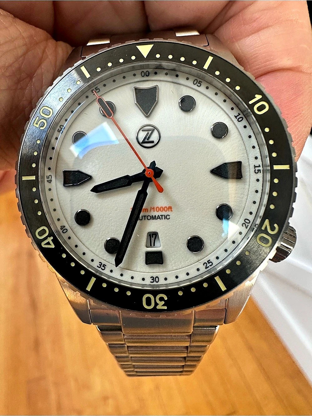Zelos Great White 43mm 300m Automatic Dive Watch White dial & Black bezel